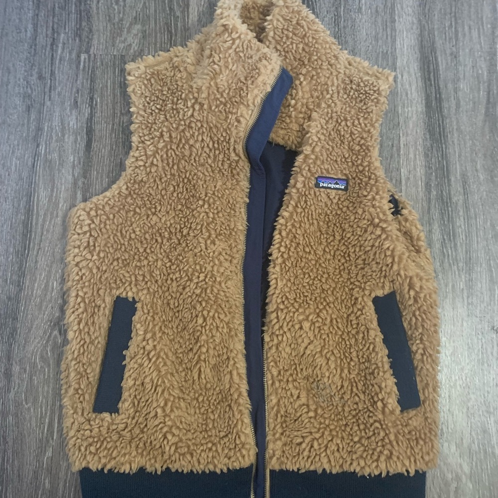 Fuzzy Teddy Patagonia Vest Size Small